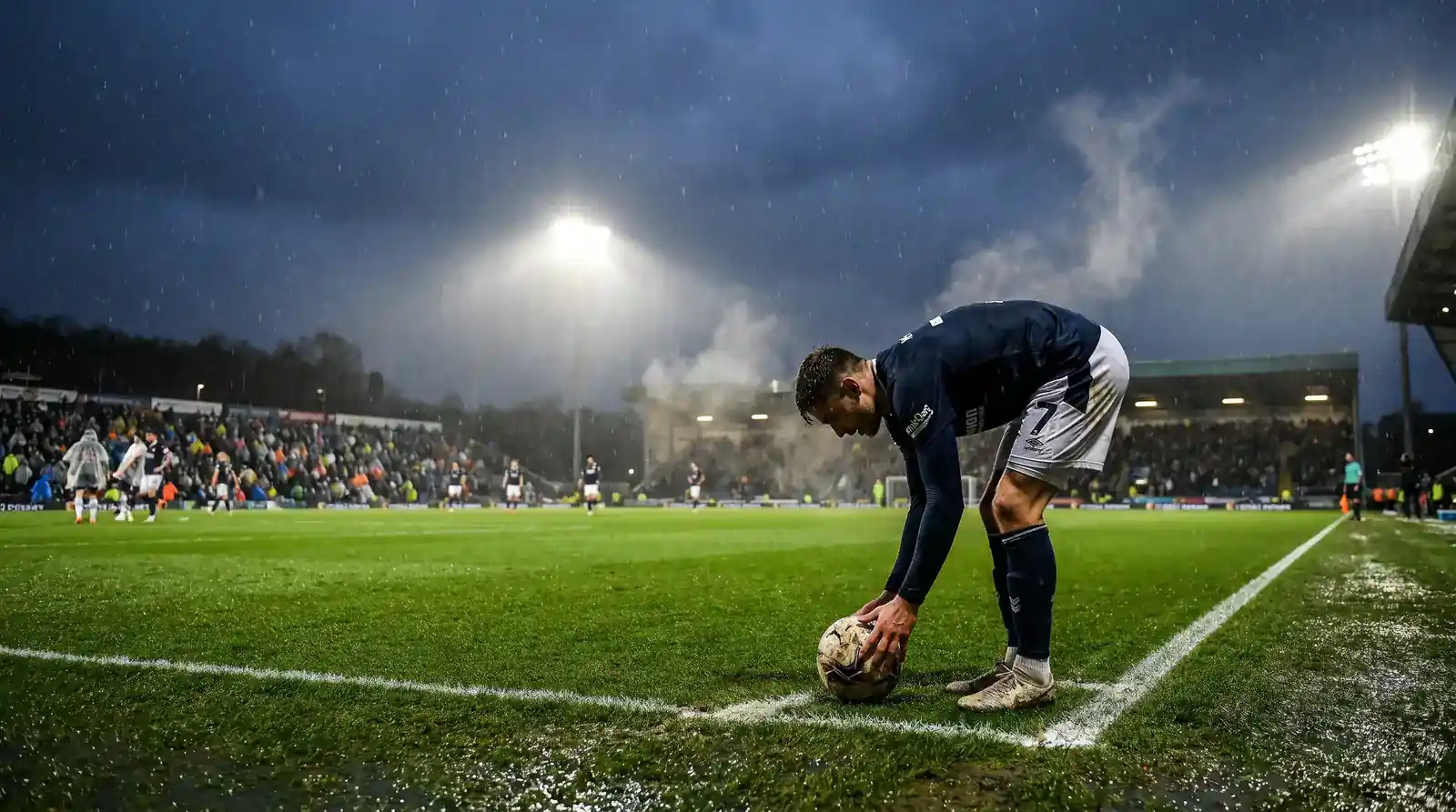 Condiciones meteorológicas que afectan a los corners en fútbol